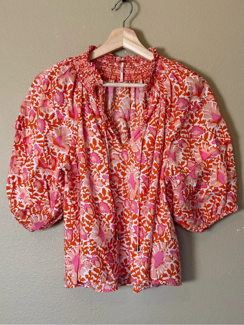 Free People Pink Cotton Floral V-Neck Puff Sleeve Blouse Coral Pink Size Small